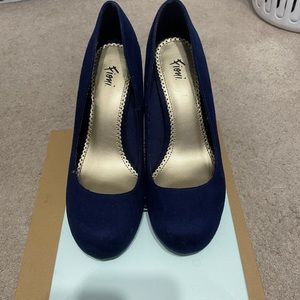 Fioni blue heels